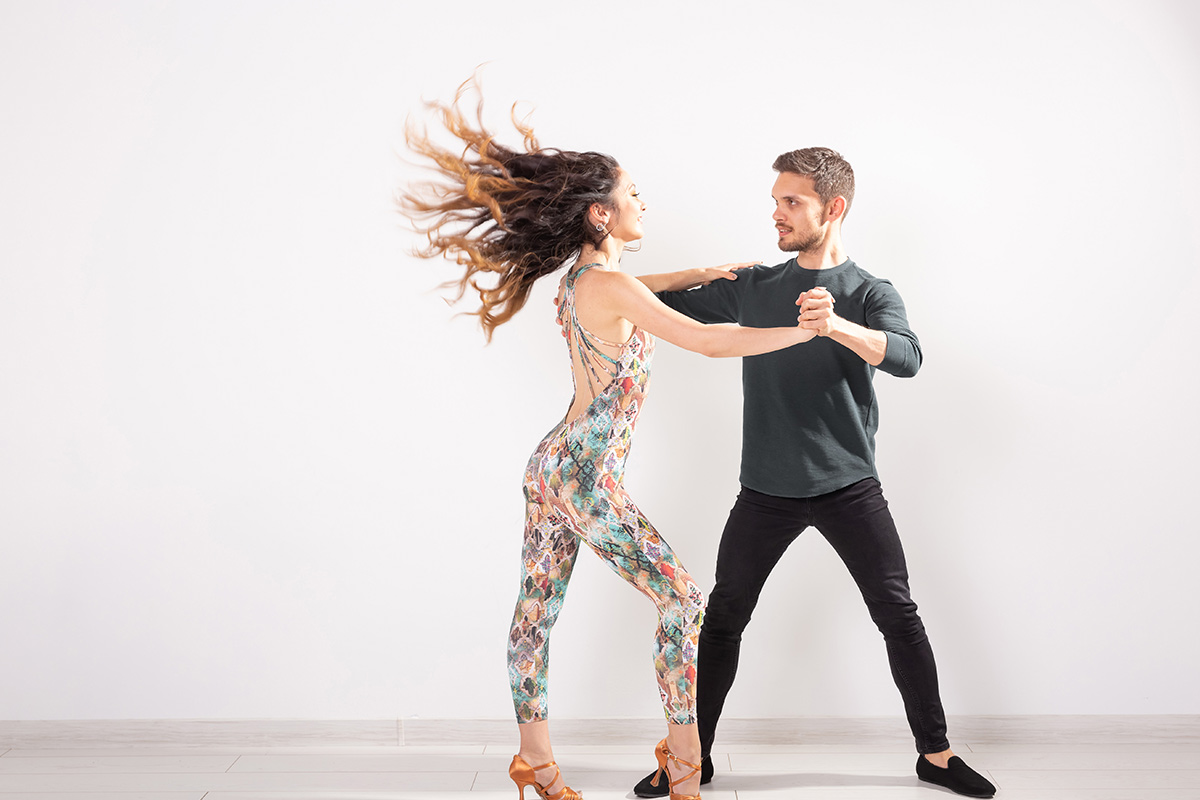 Salsa & Bachata: ritmo, colore e spettacolo
